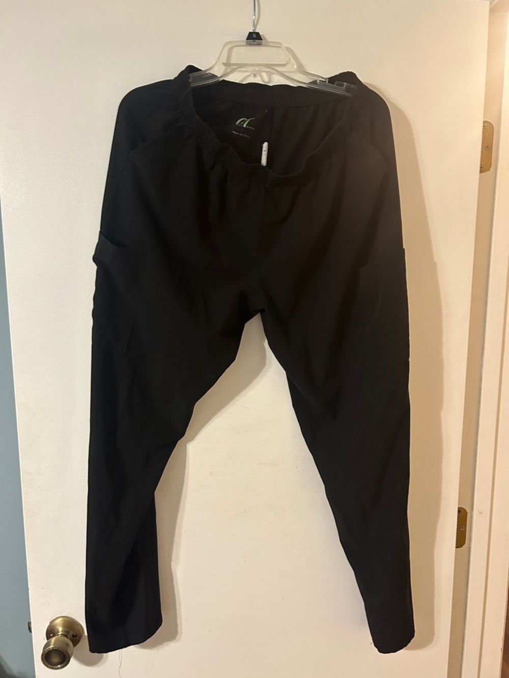 Black Straight-Leg Women's Scrub Pants with Elastic Waist